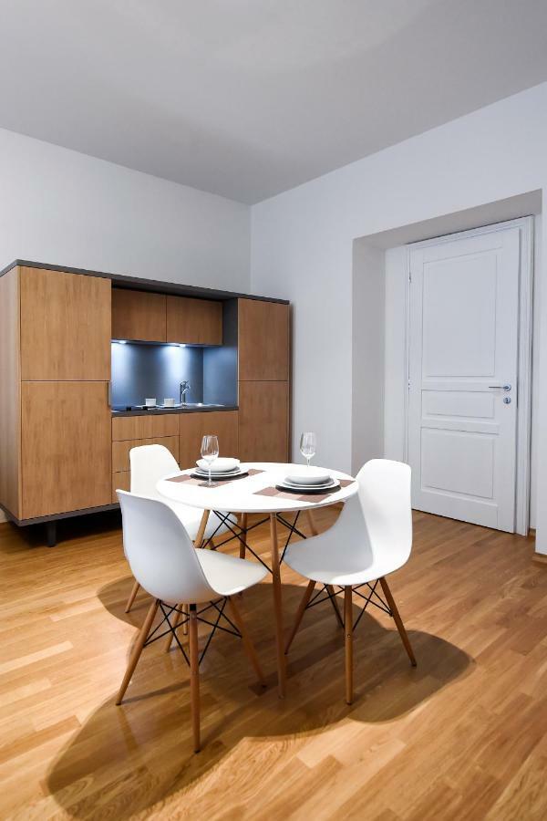 City Centre Chic Apartment Ljubljana 2/4 المظهر الخارجي الصورة